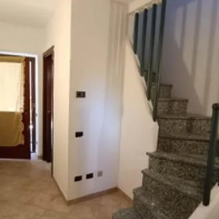 Le Chateau Rose' Ferienhaus Vignone